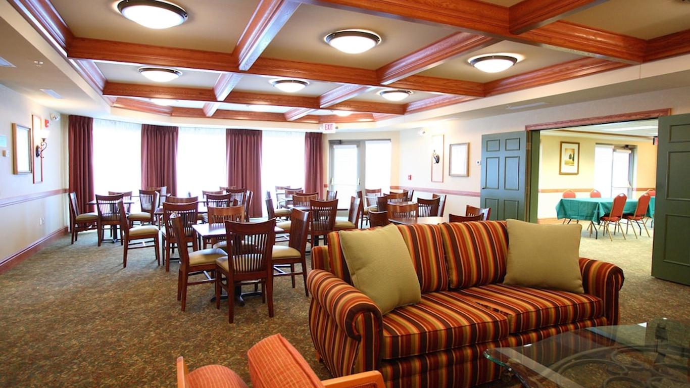 Country Inn & Suites by Radisson, Grand Forks, ND