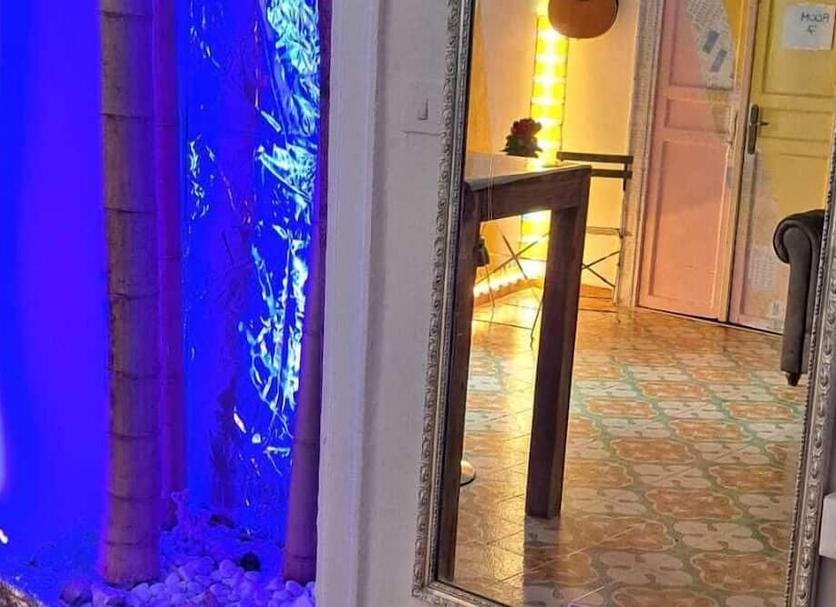 Comodidade do quarto Foto