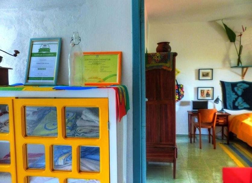 Comodidade do quarto Foto