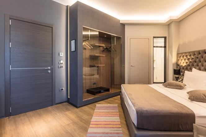 Solun's Riverside Rooms