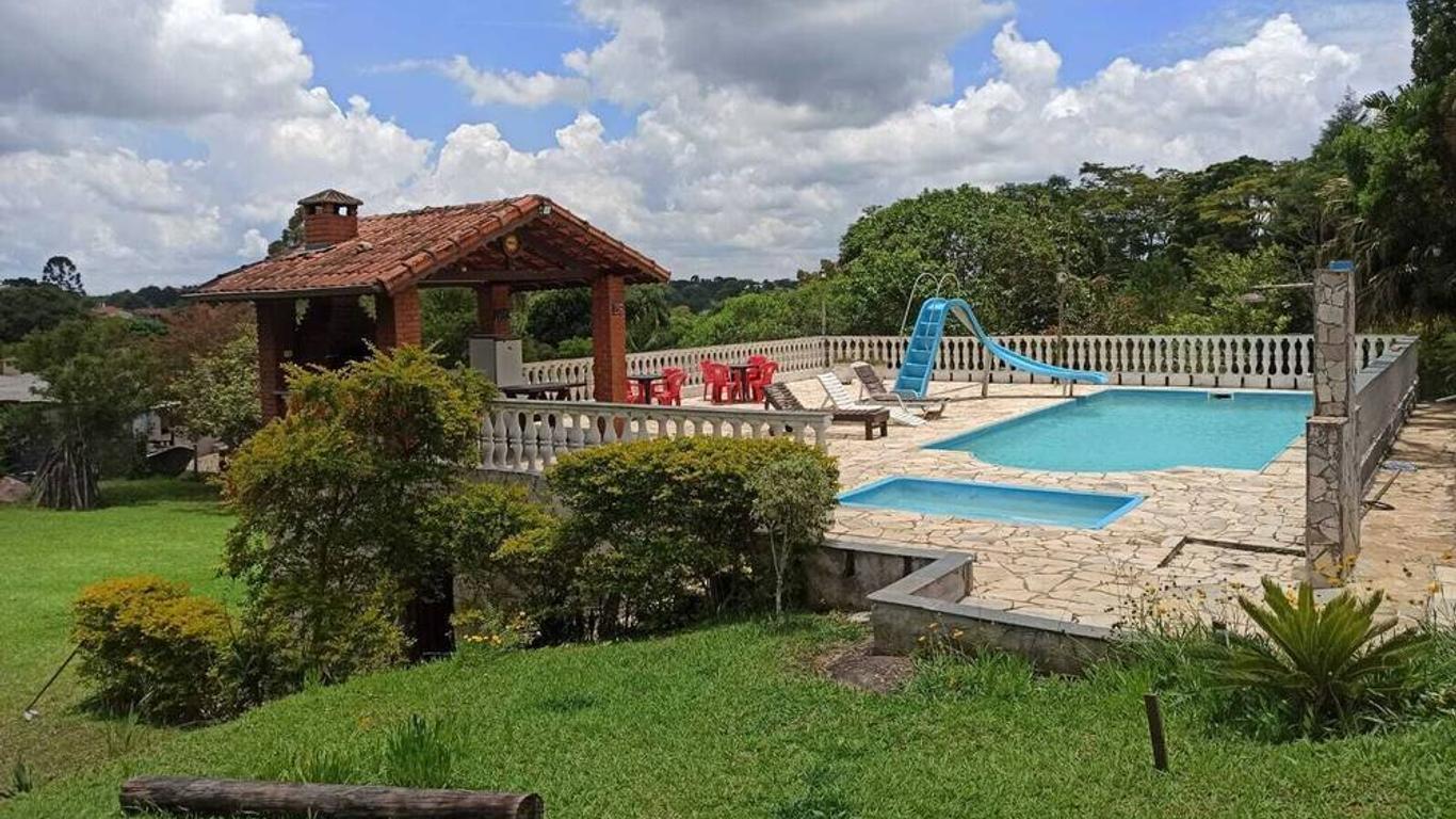Chácara em Ibiúna a 70km de SP com piscina e wi-fi