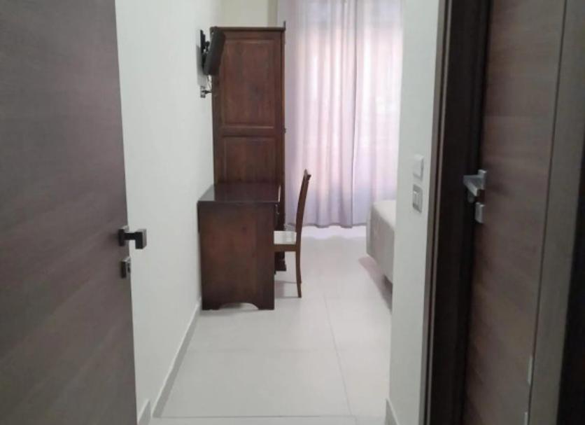 Comodidade do quarto Foto