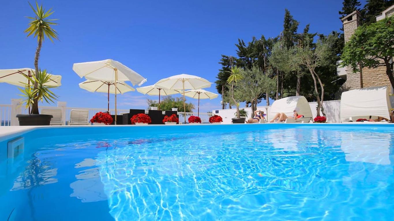 Villa Triana-Adults Only