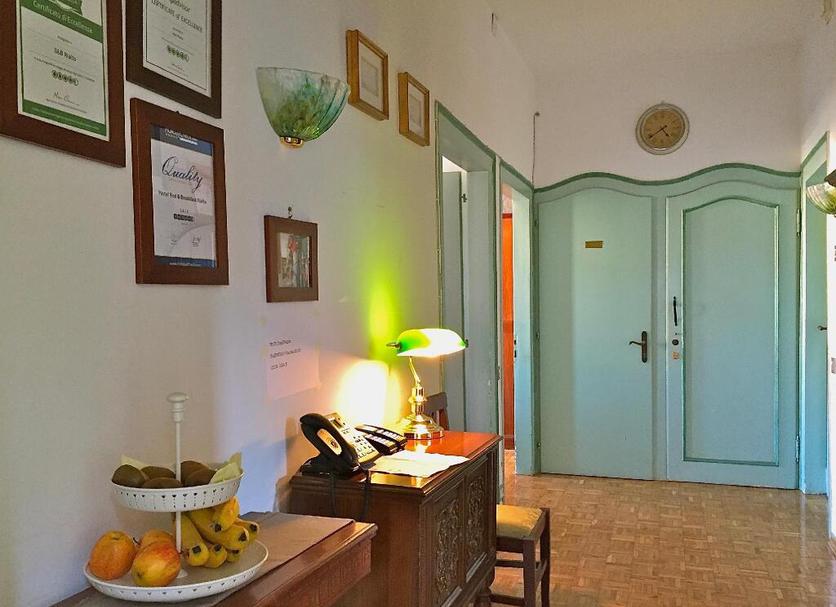 Comodidade do quarto Foto