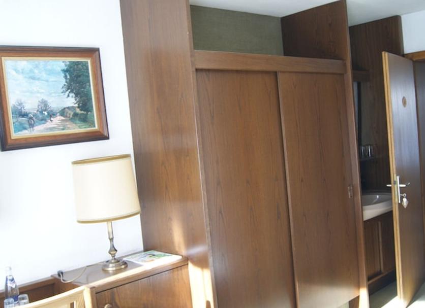 Comodidade do quarto Foto