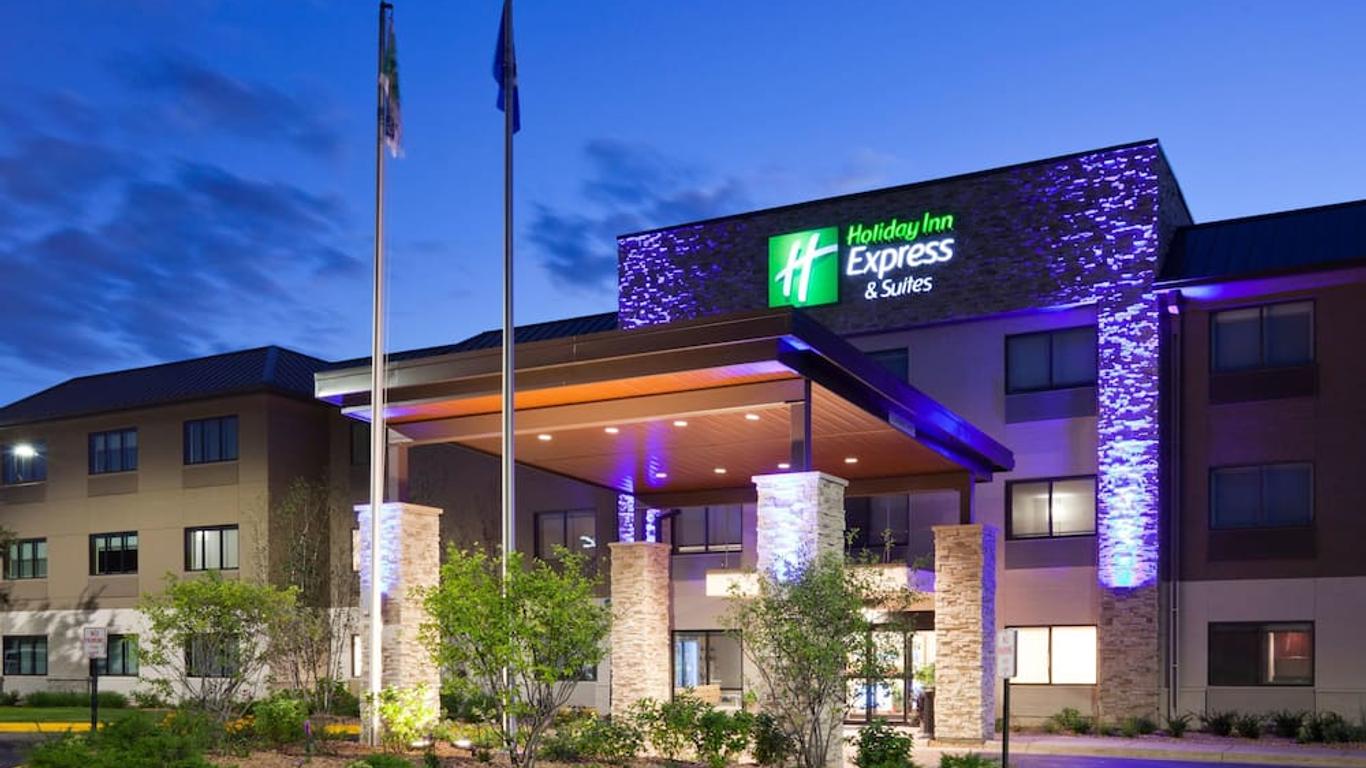 Holiday Inn Express & Suites Omaha - 120th And Maple