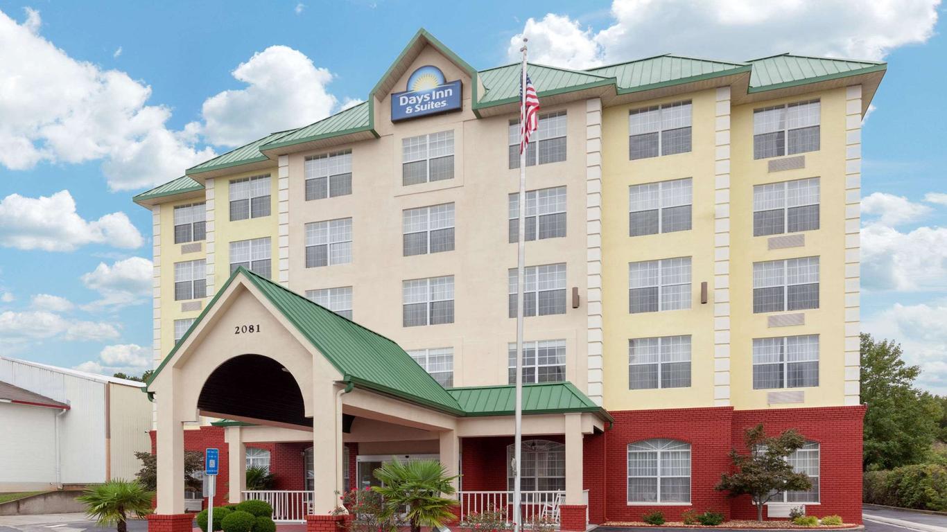 Days Inn & Suites by Wyndham Tucker/Northlake