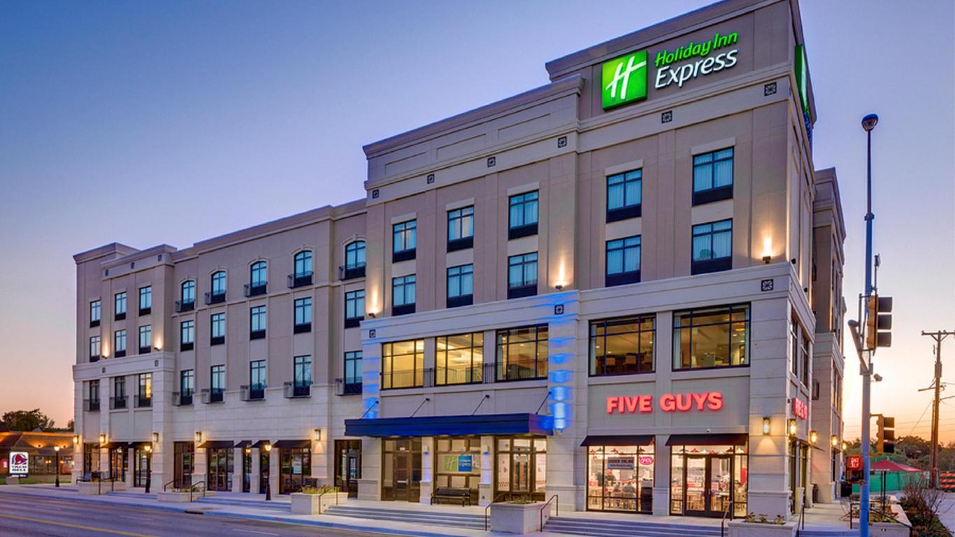 Holiday Inn Express & Suites Kansas City Ku Medical Center