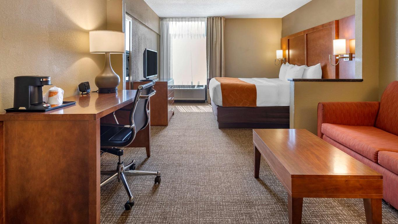 Comfort Suites Bethlehem Near Lehigh University And LVI Airport