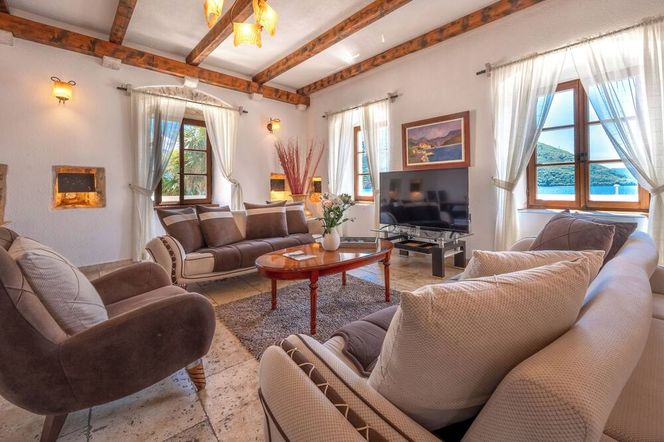 Conte Hotel & Restaurant