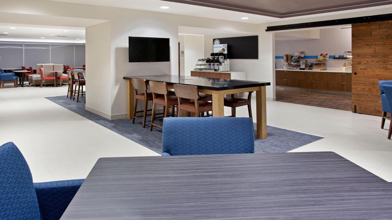 Holiday Inn Express & Suites Austin Downtown - University By IHG