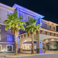 Holiday Inn Express & Suites St. Petersburg - Madeira Beach, An IHG Hotel