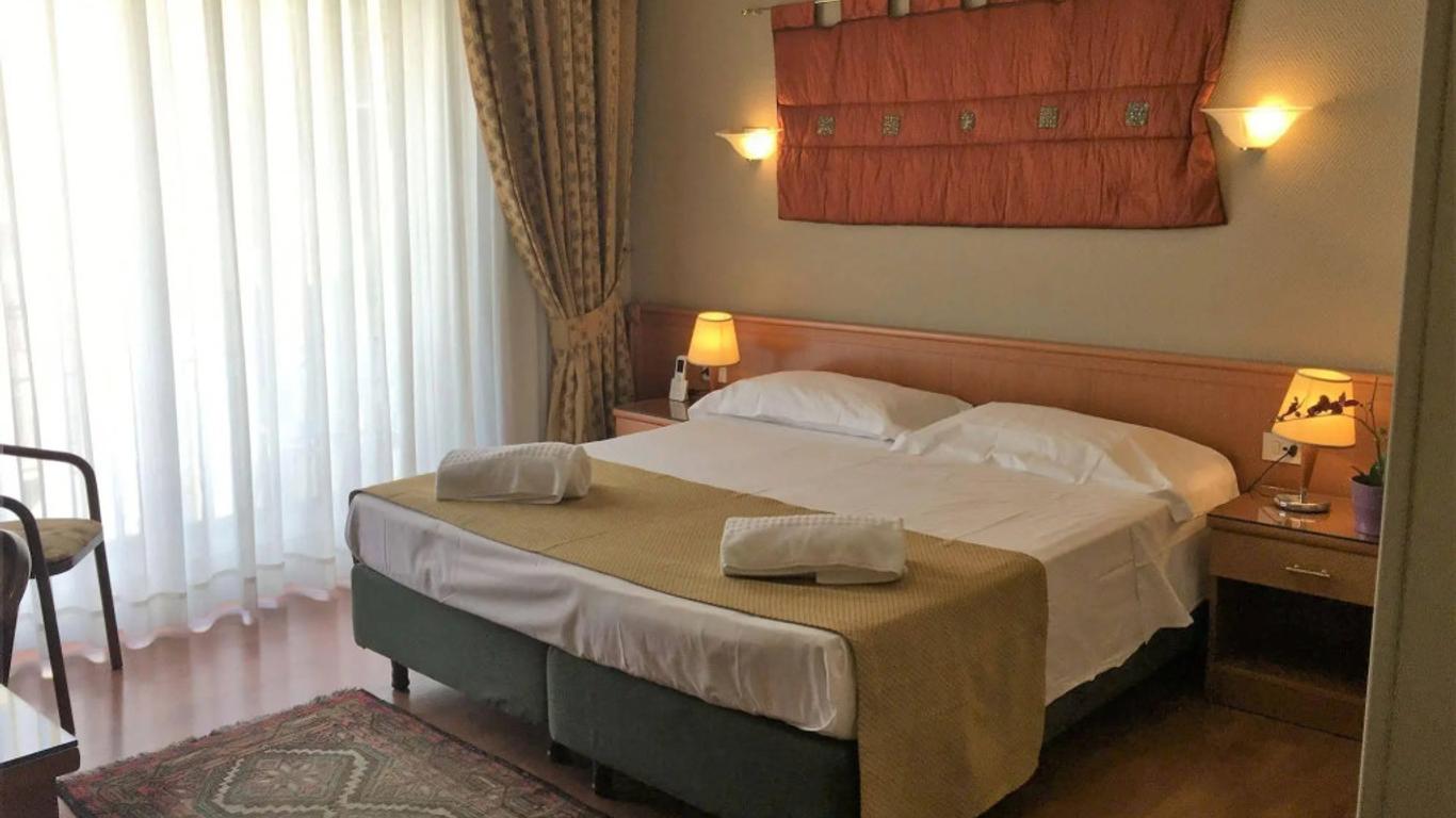 Hotel Gallery House