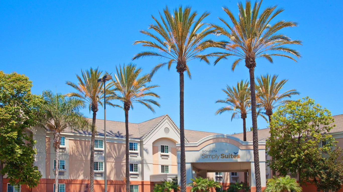 Sonesta Simply Suites Orange County Airport