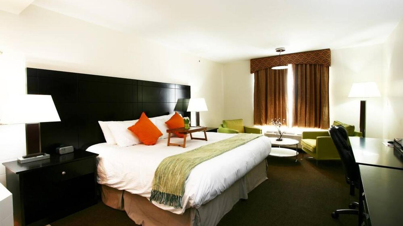 Foxwood Inn & Suites